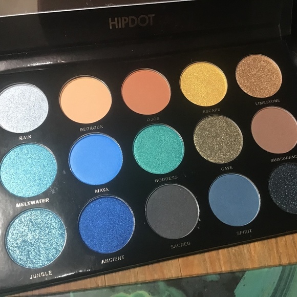 Hipdot Cenote eyeshadow pallet, bnib - Picture 1 of 7